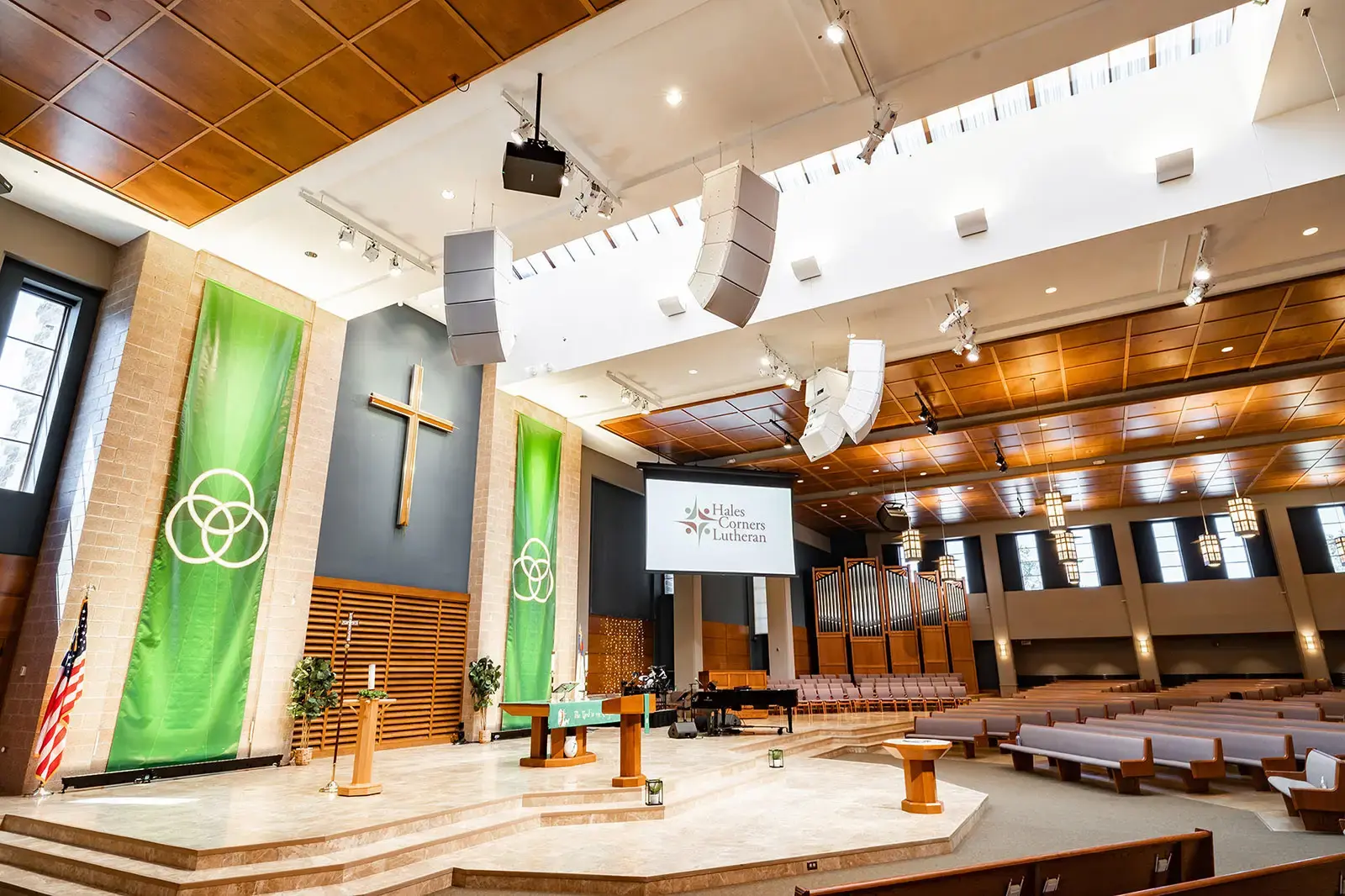 Hales Corners Lutheran Church Milwaukee Audiovisual Installation -2