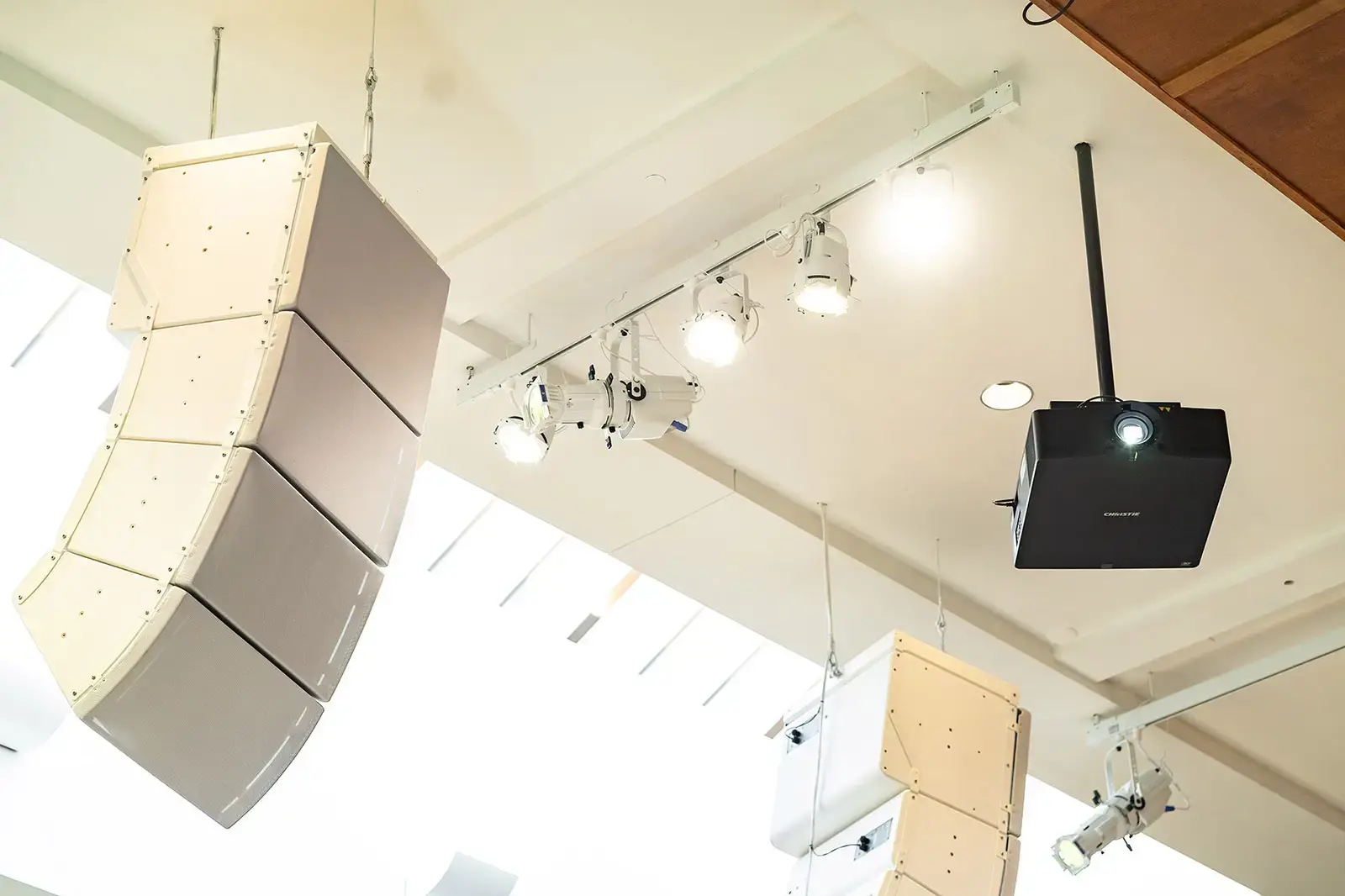 Hales Corners Lutheran Church Milwaukee Audiovisual Installation -4